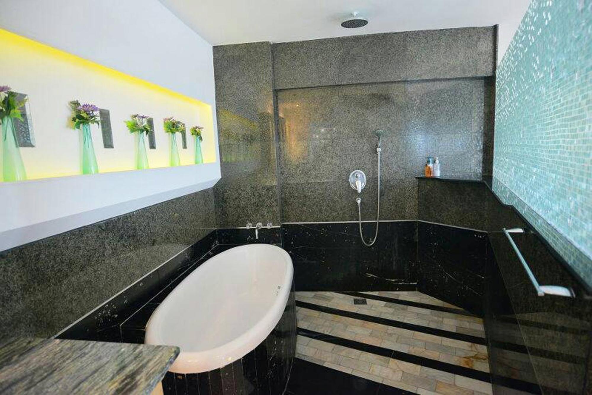 Penthouse Galare Thong Tower Lägenhet Chiang Mai Exteriör bild